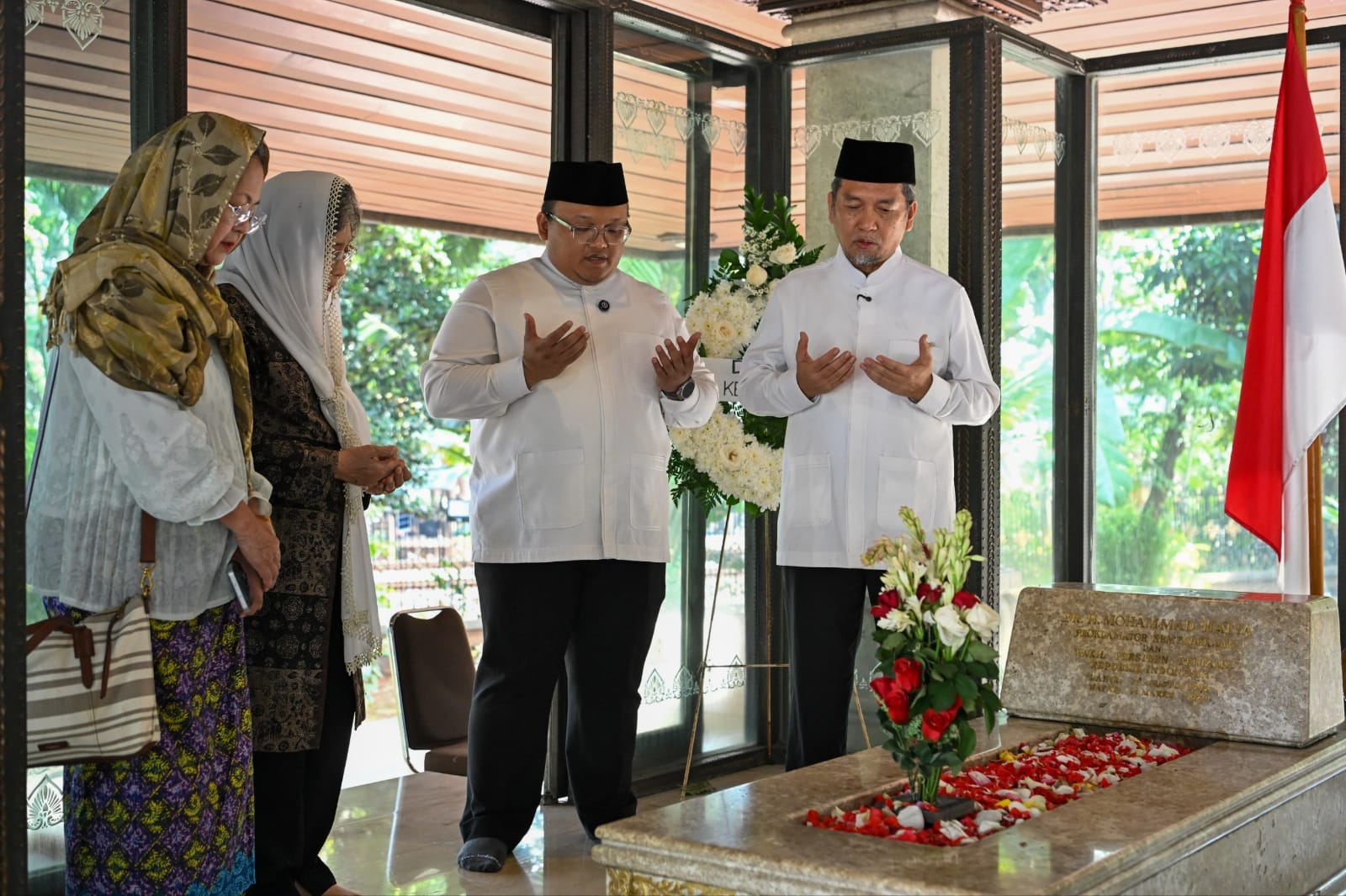 PKS Visits Graves of Proclaimers, Draws Inspiration from Sukarno and Hatta's Thought