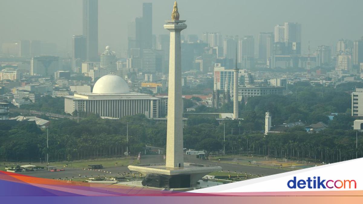 Pramono Reveals Weather Modification to Curb Pollution Hampered by Lack of Clouds