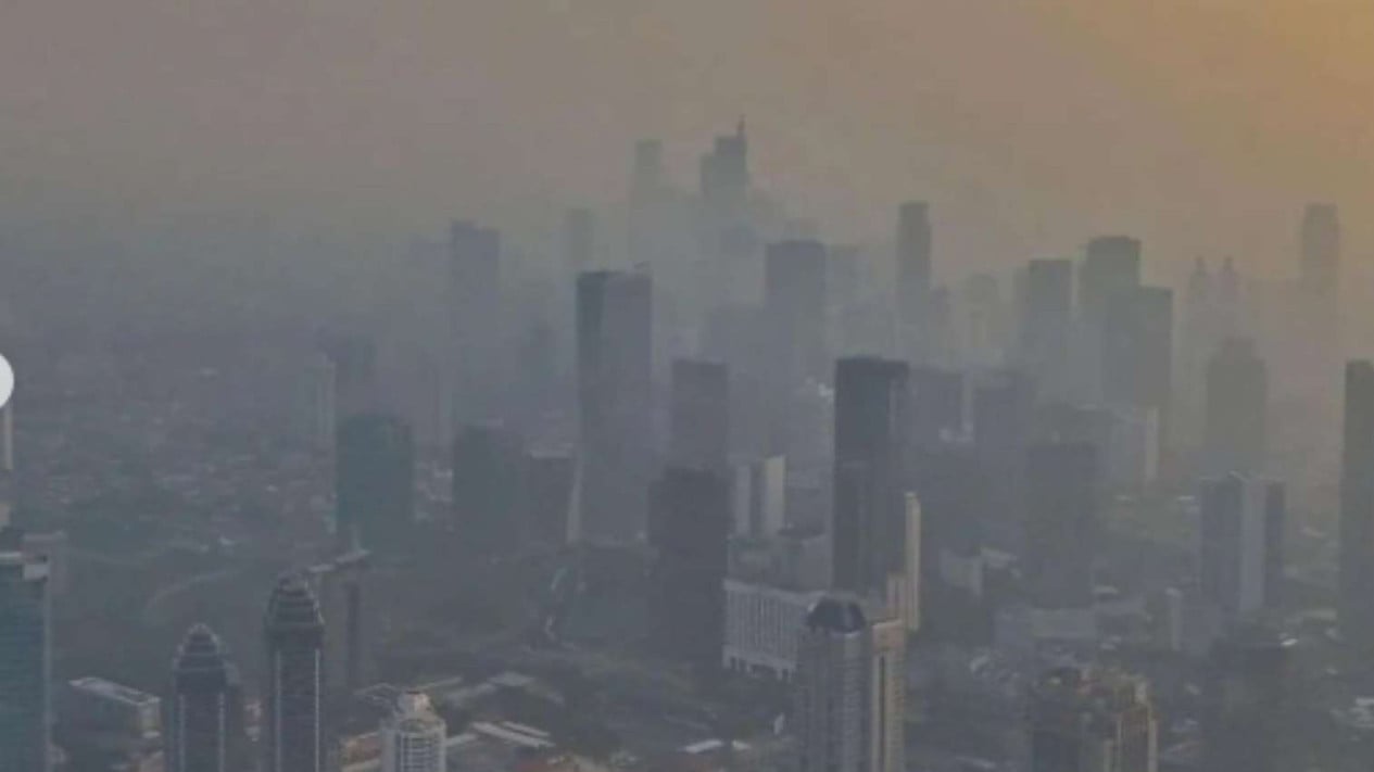 Pramono Reveals Jakarta Pollution Worsening, No Rain for Three Weeks