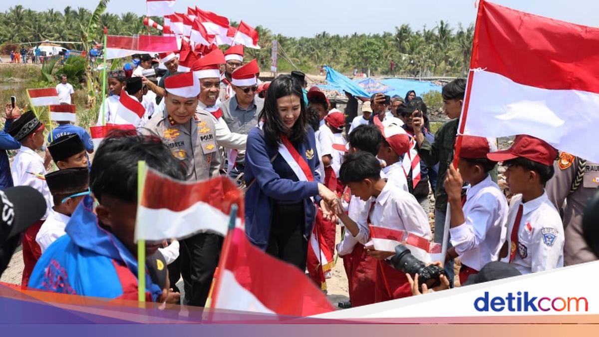 Deputy Minister for Women's Empowerment Encourages Women's Involvement in Coastal Restoration in Indragiri Hilir