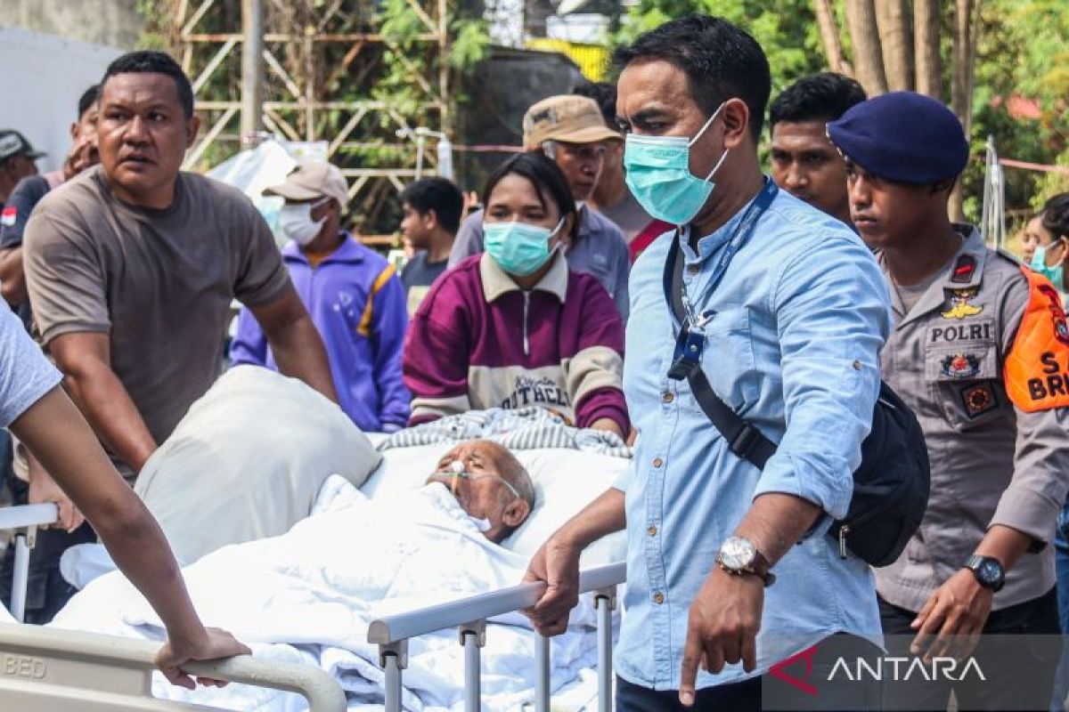 Basarnas breaks through landslide-blocked access, expands search for NTT earthquake victims