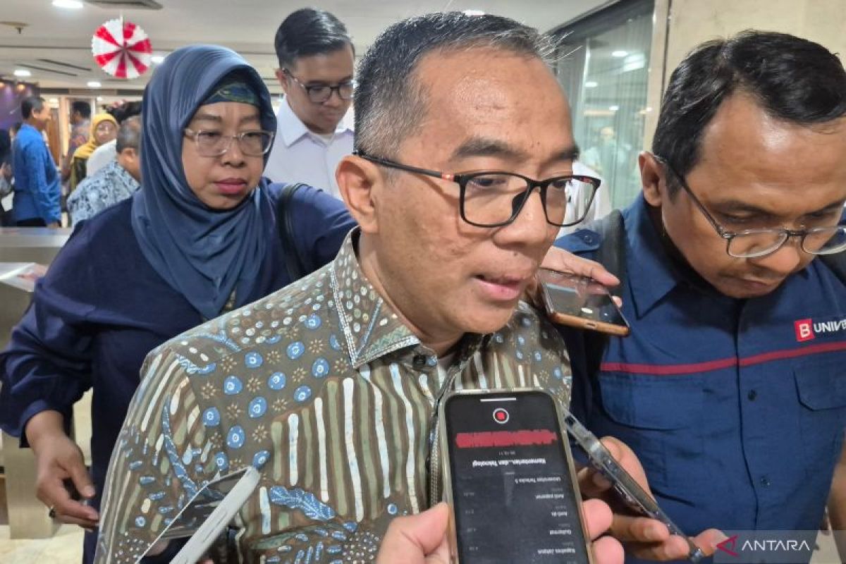 Minister: President wants universities involved in Giant Sea Wall construction