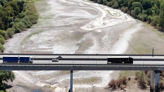 Europe's Rhine River Shrinks to Record Low, Paralyzing Transport