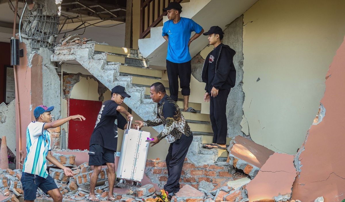After NTT Earthquake, Cak Imin Assures Public Safety Is the Priority
