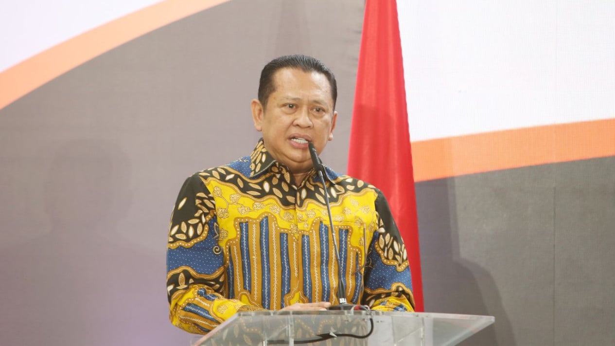 DPR Member Calls for Thorough Investigation into Red-and-White Flag Lowering in Aceh