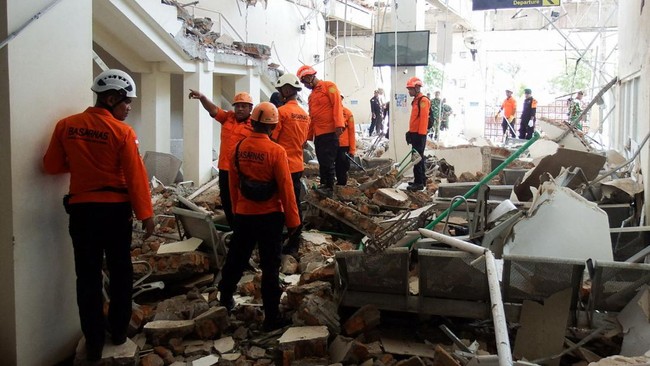 Repairing NTT Earthquake Damage, Government Focuses on Restoring Logistics Access