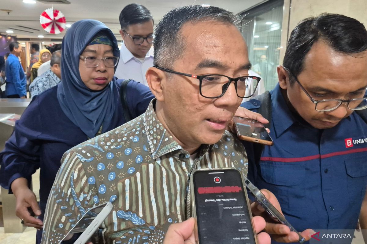 Prabowo urges universities to join Giant Sea Wall construction