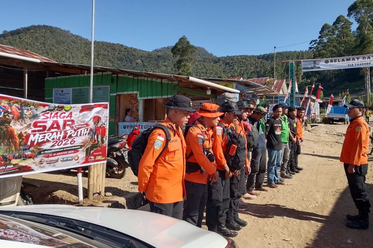 SAR team escorts 2,557 climbers for ceremony on Mount Bawakaraeng
