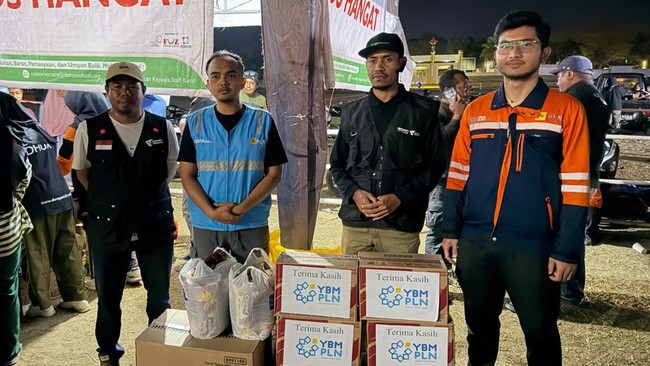 After Flores Earthquake, PLN Distributes Emergency Relief Aid
