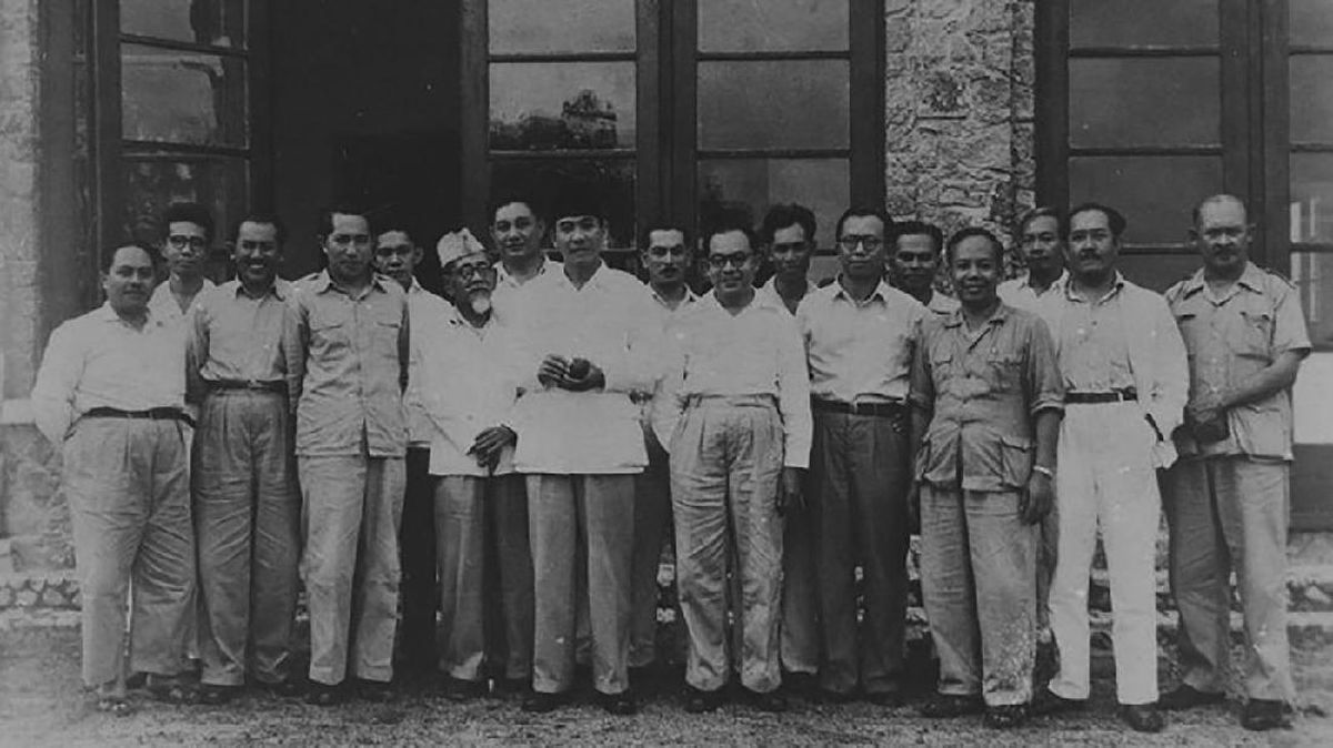 Indonesian Independence: From the Battlefield to the Negotiating Table