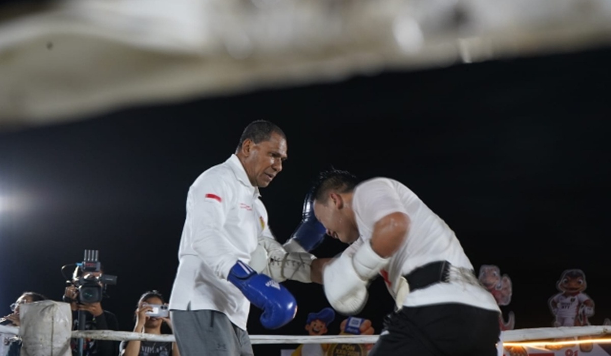 Johni Asadoma and Daud Yordan Hold Charity Bout for Flores Earthquake Victims