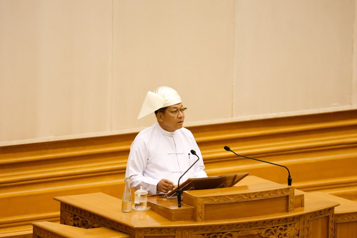 Myanmar leader visits Russia to meet Putin