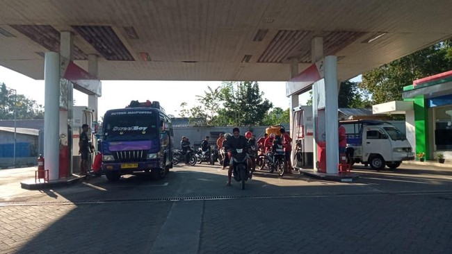 Pertamina to Donate Rp81 per Litre of Pertamax and Dex Purchases for NTT