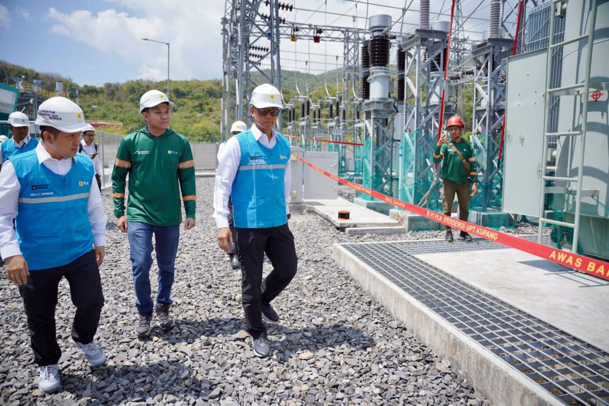 PLN restores 11 main substations supplying electricity to Flores