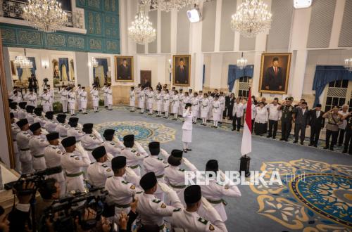 Full Formation of 'Indonesia Berdaulat' Paskibraka at Merdeka Palace