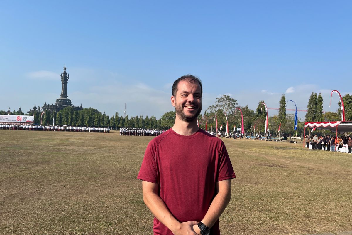 Foreign tourists in Bali enthusiastic to witness Indonesian Independence Day flag ceremony