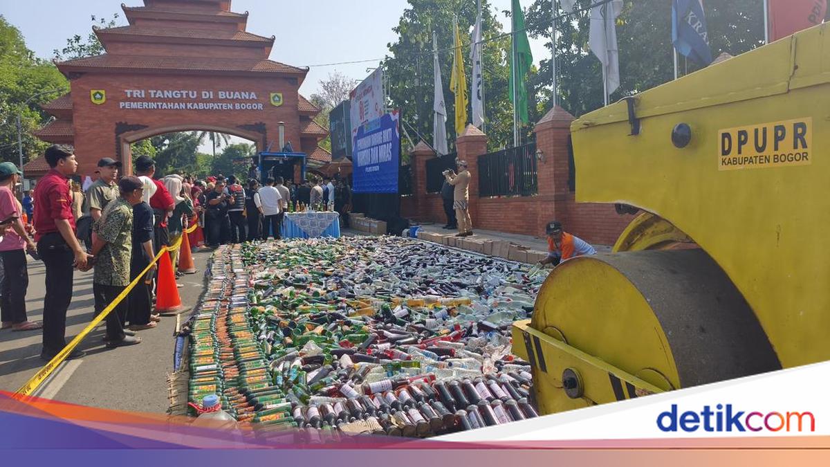 15,000 Bottles of Alcohol Seized in Bogor Over Three Months Destroyed