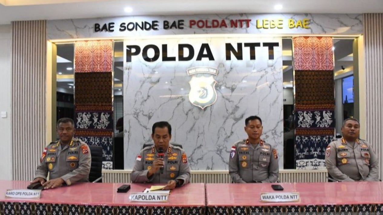 Three Flores Regions Briefly Isolated After NTT Earthquake, Police Reopen Access and Rescue Pregnant Woman