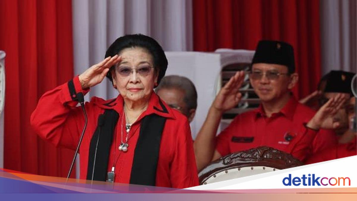Leading RI's 81st Anniversary Ceremony at PDIP, Megawati Remembers Bung Karno's Struggle