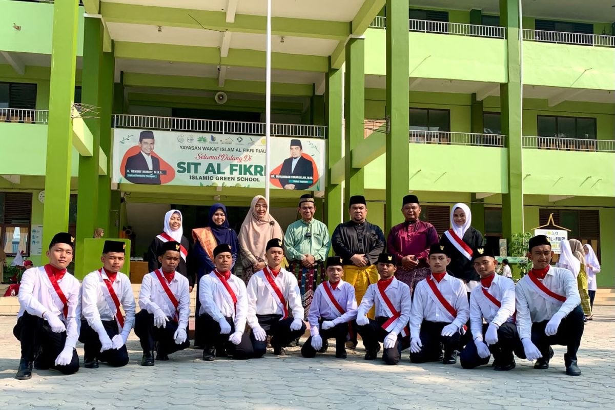 House member urges youth to fill independence with self-improvement