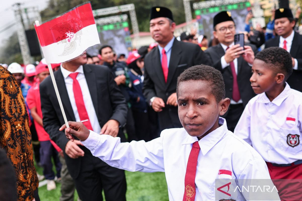 Central Papua free education programme reaches 64,000 students