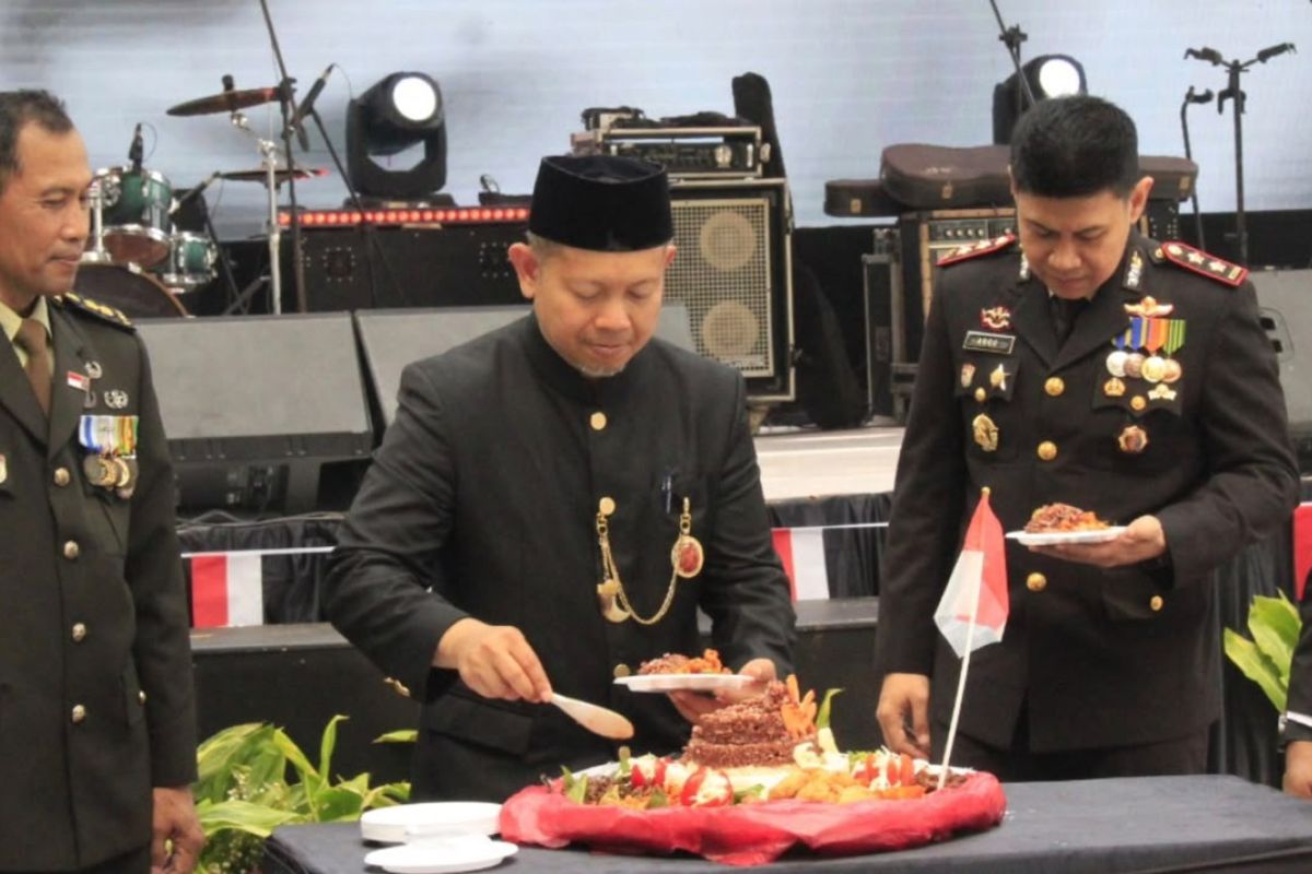 Seribu Islands Regent Calls on Young Generation to Fill Independence with Achievement