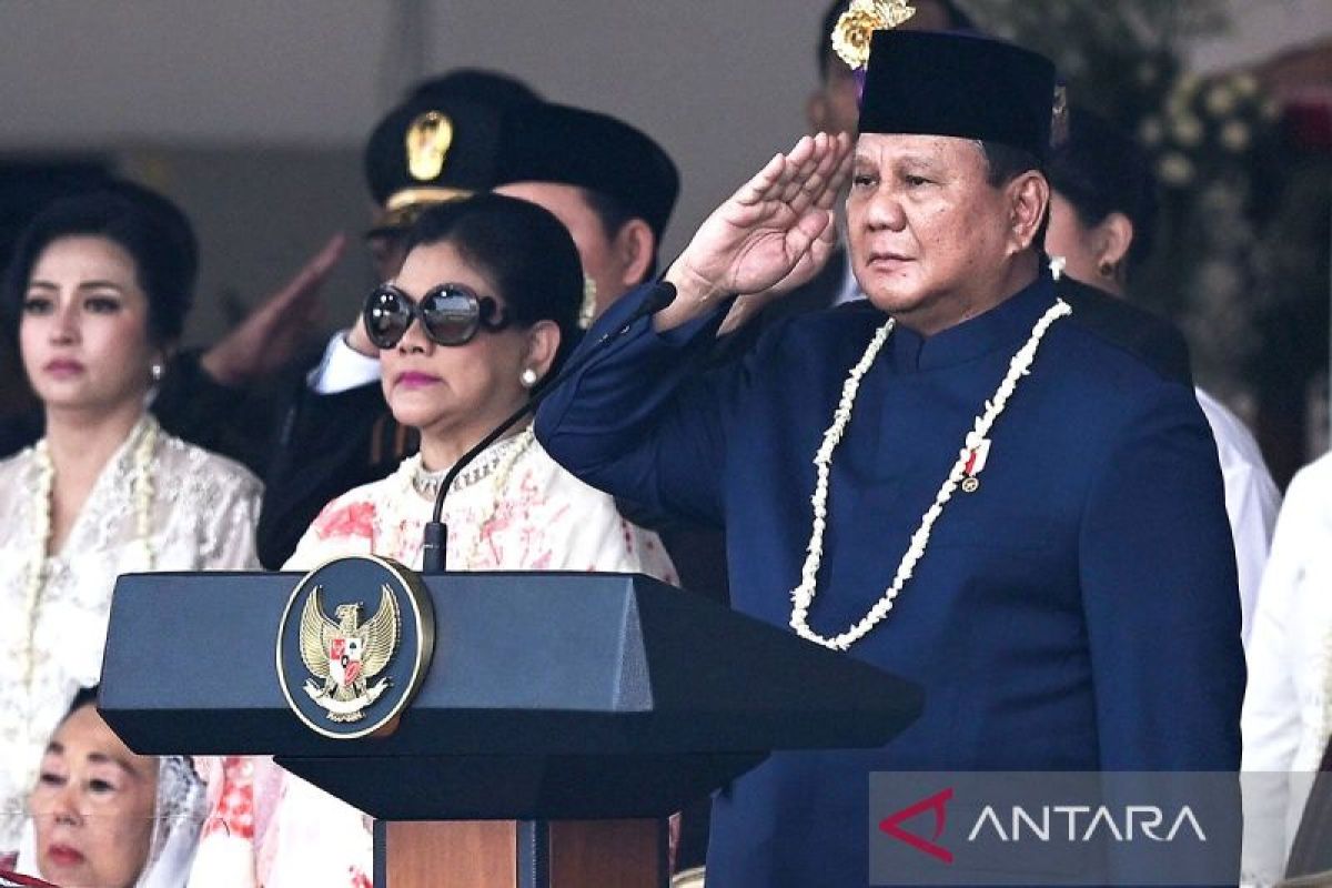Designer says Indonesian leaders should be used to promote national identity