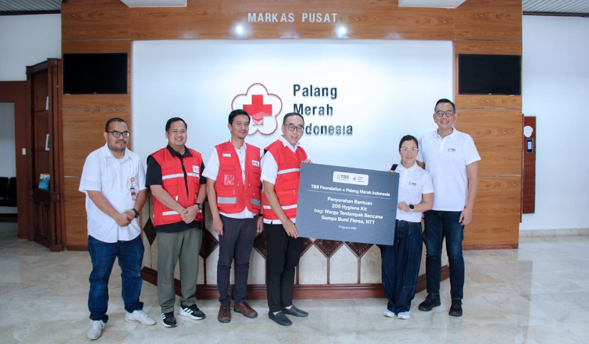 Indonesian Red Cross Distributes Hygiene Kits to NTT Earthquake Victims