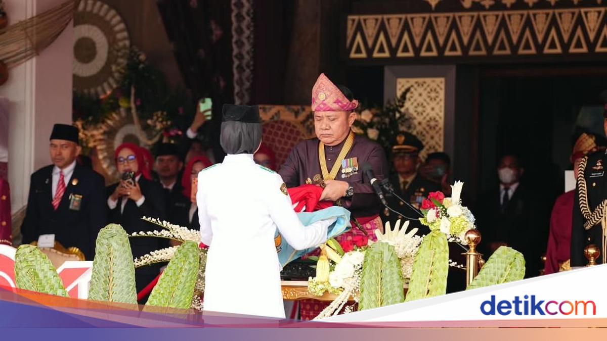 Herman Deru Serves as Ceremony Inspector for 17th Time at Indonesia's Independence Day Commemoration