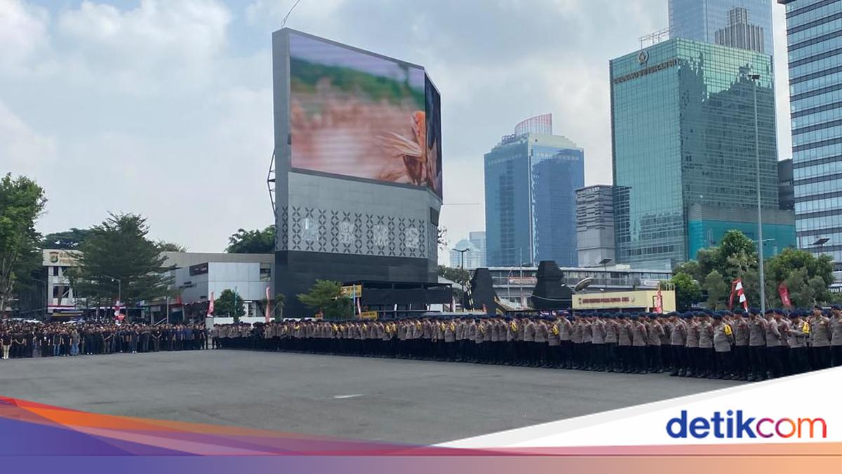 9,242 Joint Personnel Deployed to Secure 31 Demonstrations in Jakarta Today