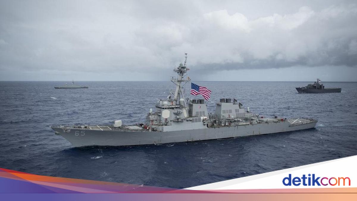 US Warship Loses Power for Four Days in South China Sea: What Happened?