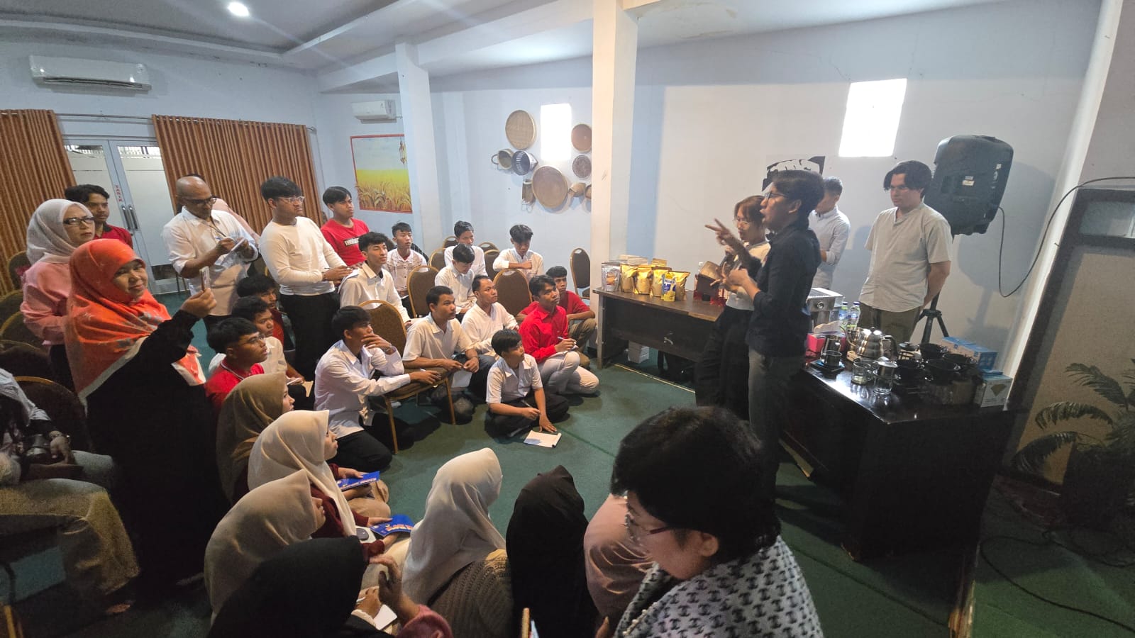 Deaf Community in Cianjur Learns Barista Skills and Coffee Shop Business Tips