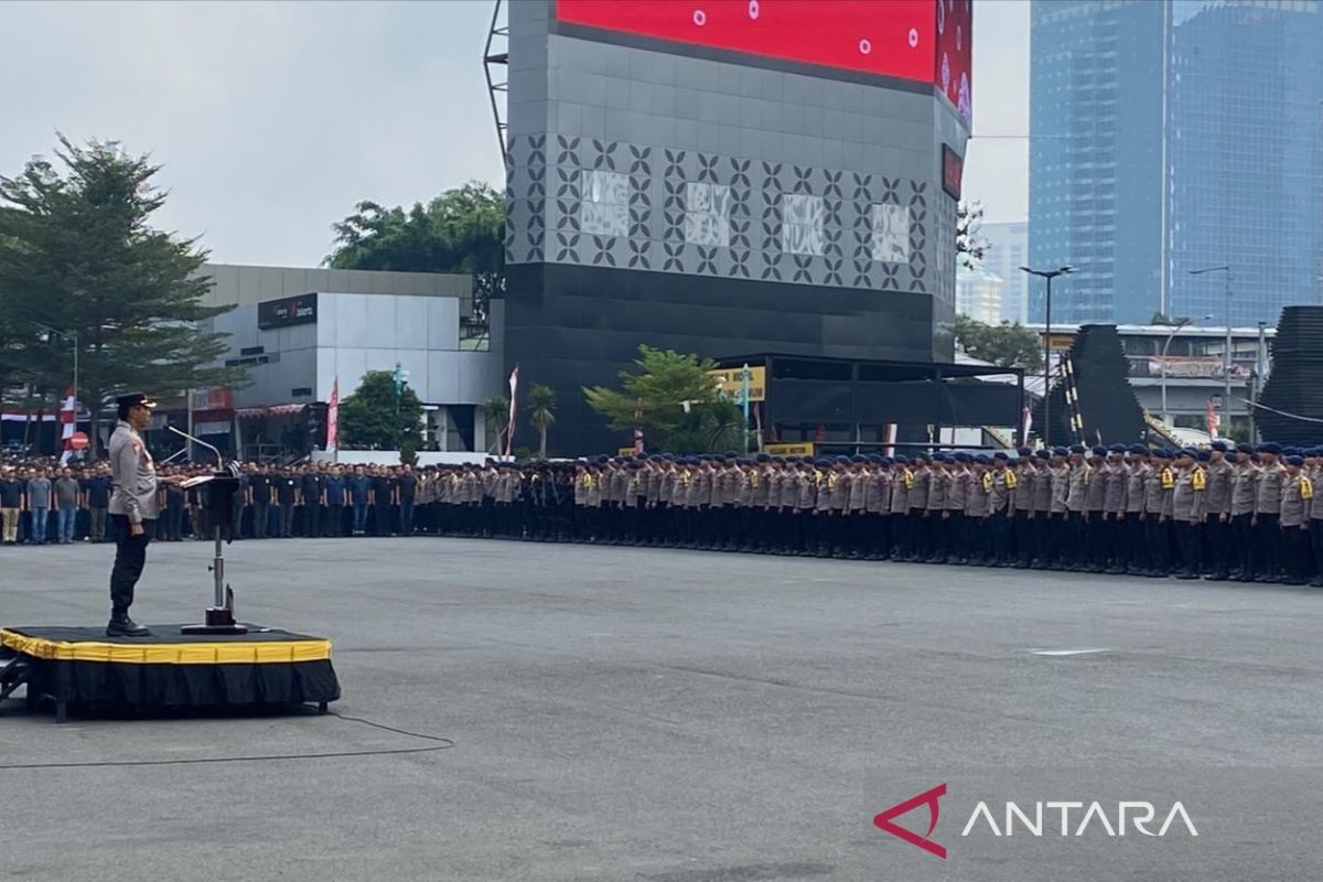 Polda Metro Jaya stresses humane protest security without firearms