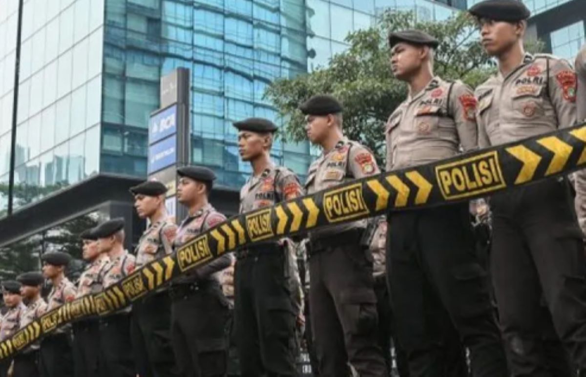Polda Metro Deploys 9,242 Personnel, Guarantees Humane Security for Protests