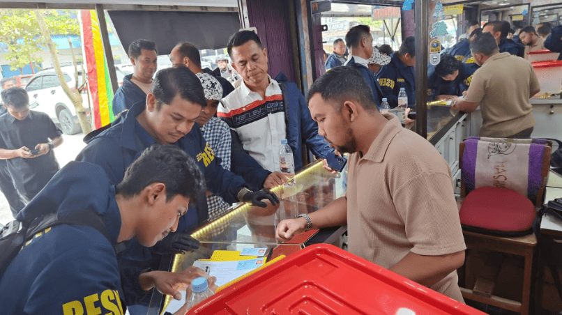Riau Police Uncover Rp1.5 Billion Illegal Gold Mining Network, Arrest Financier and Gold Shop Owner