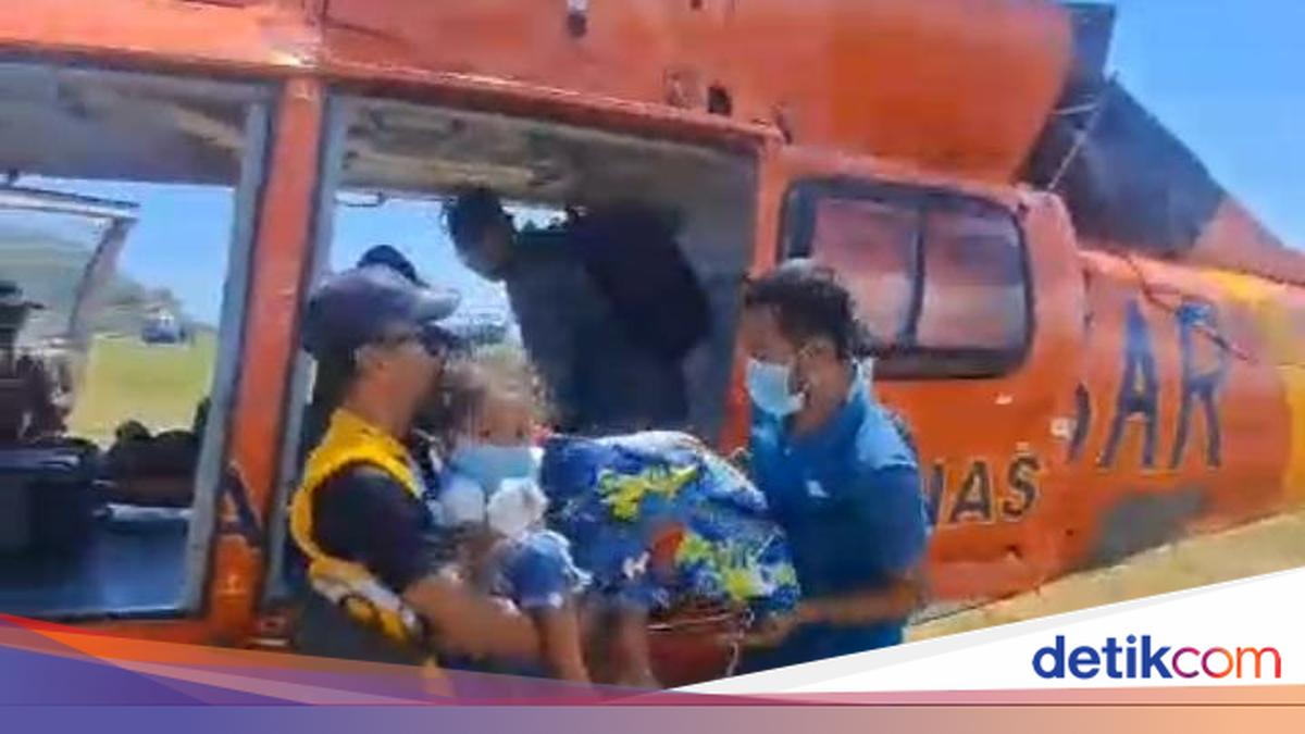 Three NTT Earthquake Victims Evacuated by Helicopter to Labuan Bajo
