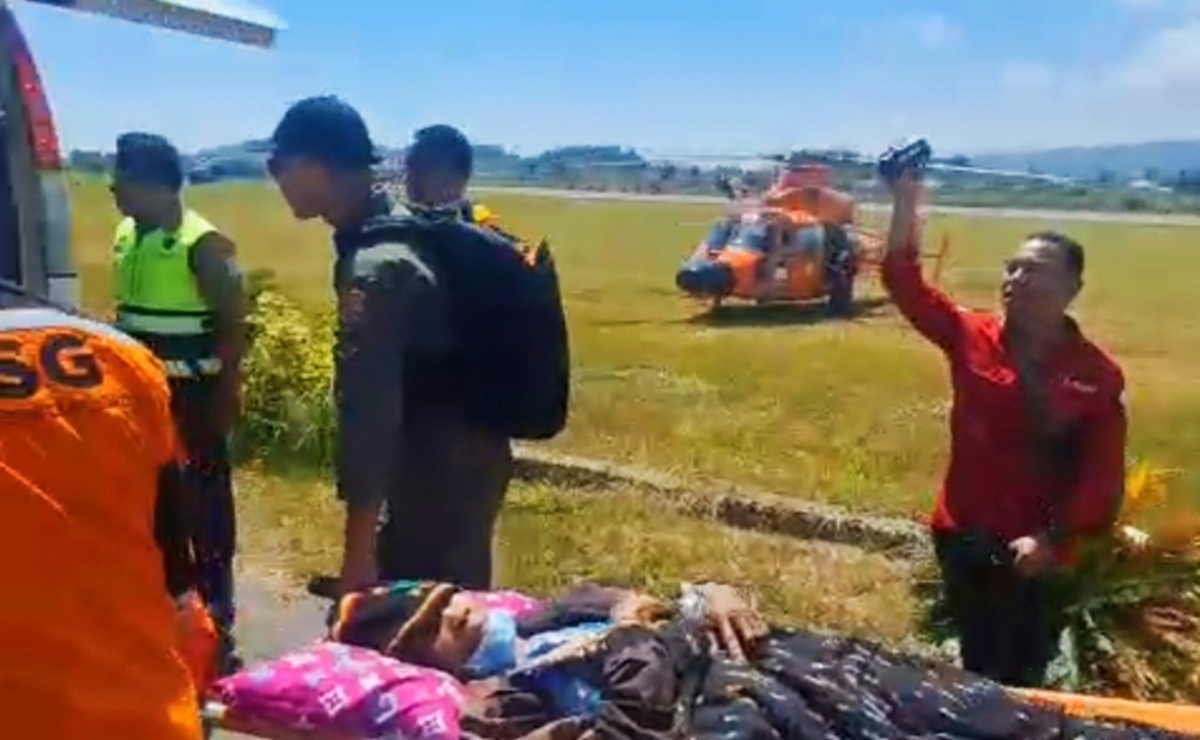 Three East Manggarai Earthquake Victims Evacuated by Basarnas Helicopter