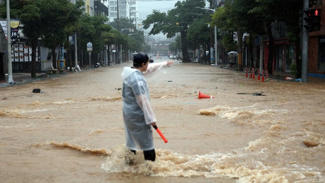 Disaster Strikes South Korea, Claiming Lives
