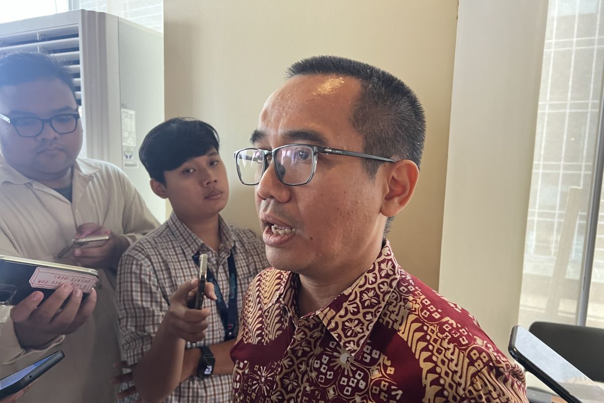 Economist welcomes Danantara plan to manage IDX shares