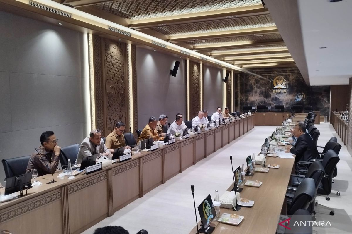 House leadership and government to finalise presidential regulation on online motorcycle taxis