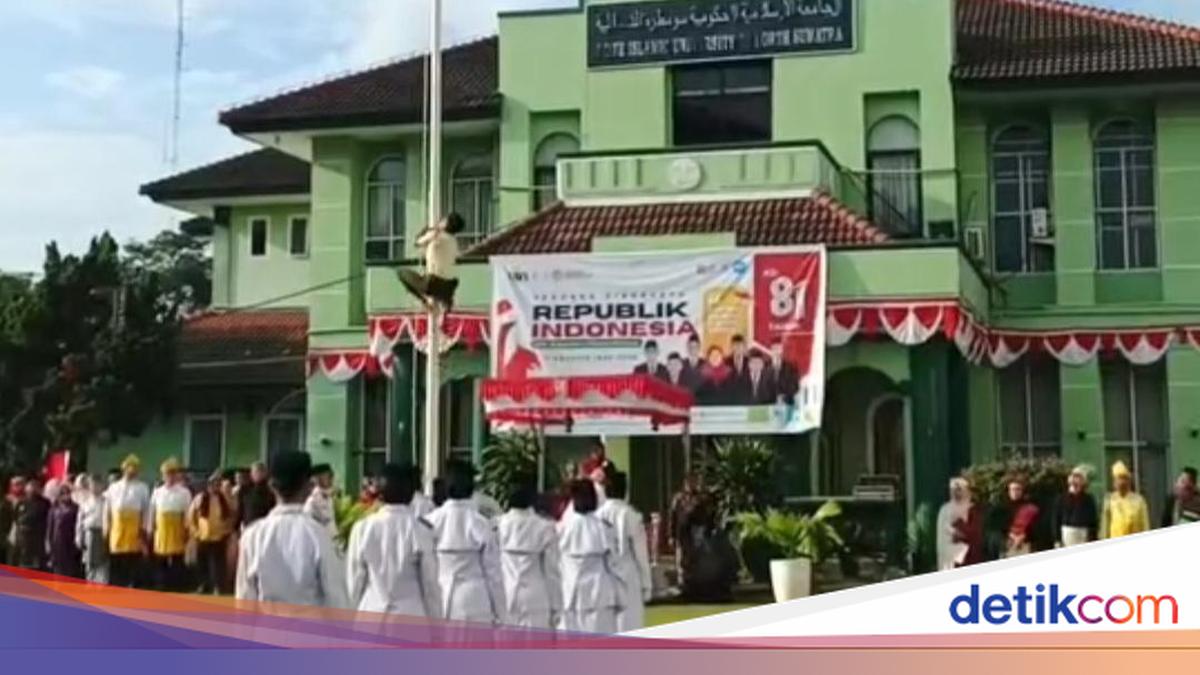 Rope Snaps During 81st Independence Day Ceremony, UIN Medan Security Guard Climbs Flagpole