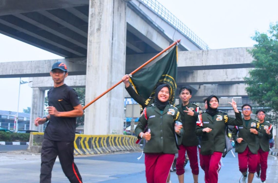 School Holds 17 km Lari Lintas Juang to Foster Leadership and Struggle Spirit in Young Generation