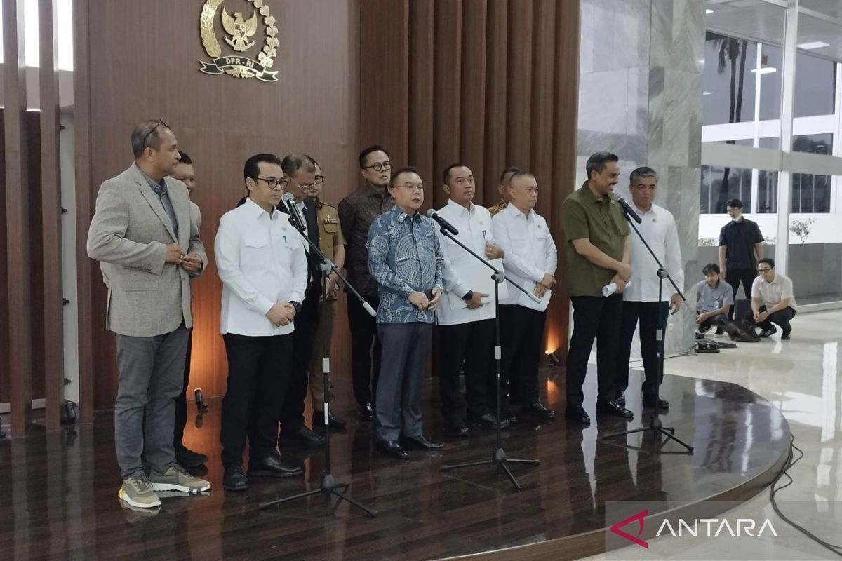 Dasco: DPR and government finalise online transport presidential regulation