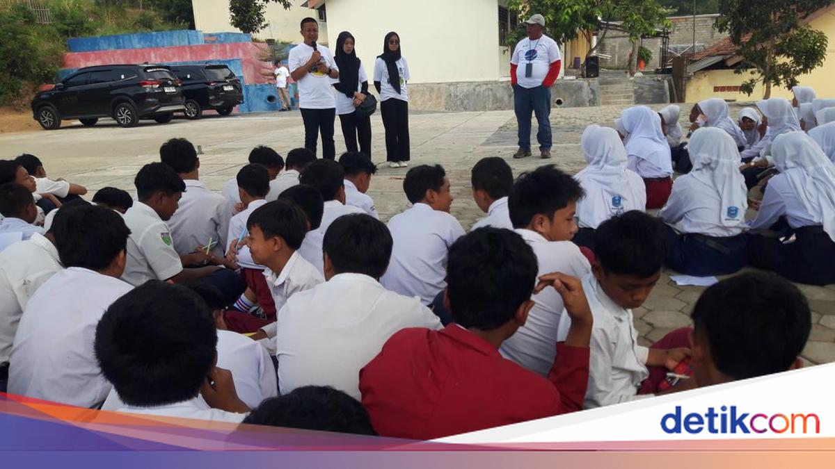 CT ARSA Foundation Promotes Free CT ARSA Senior High School in Boyolali