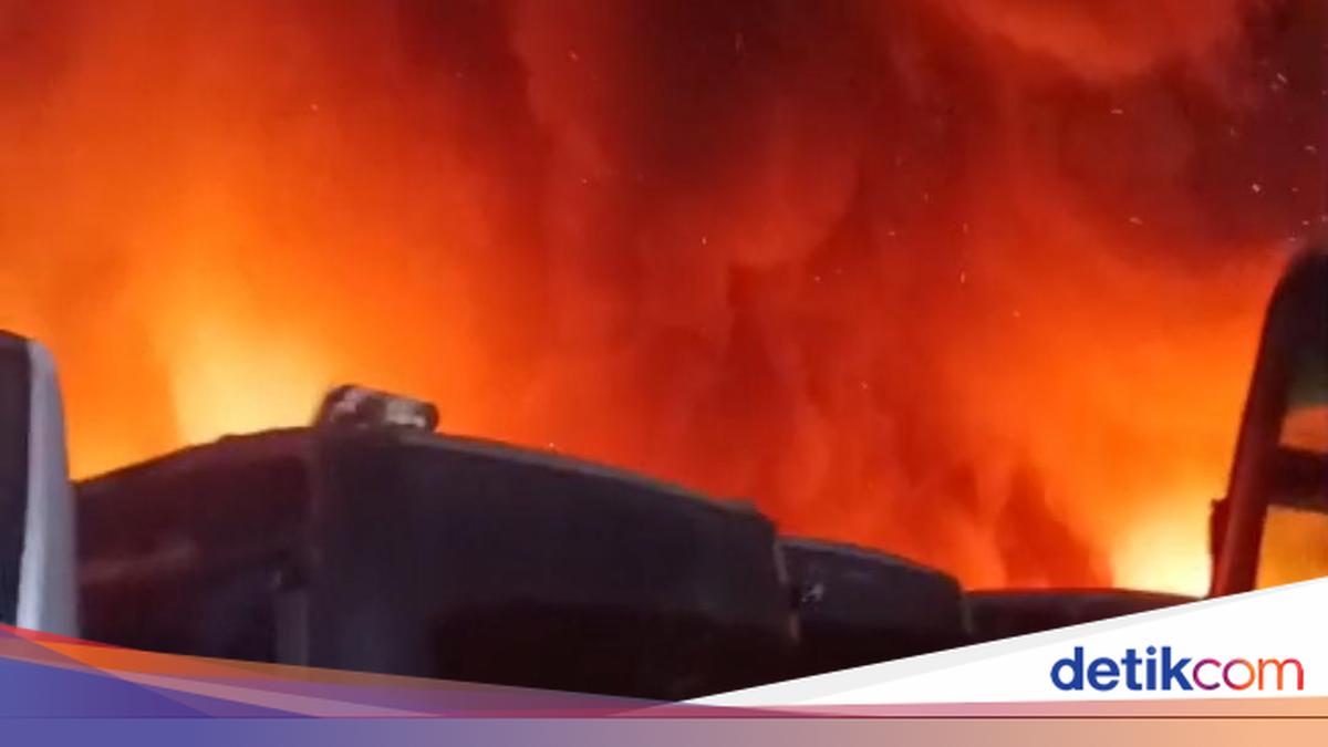 Horror as Cikarang Bus Depot Fire Turns Night Sky Red