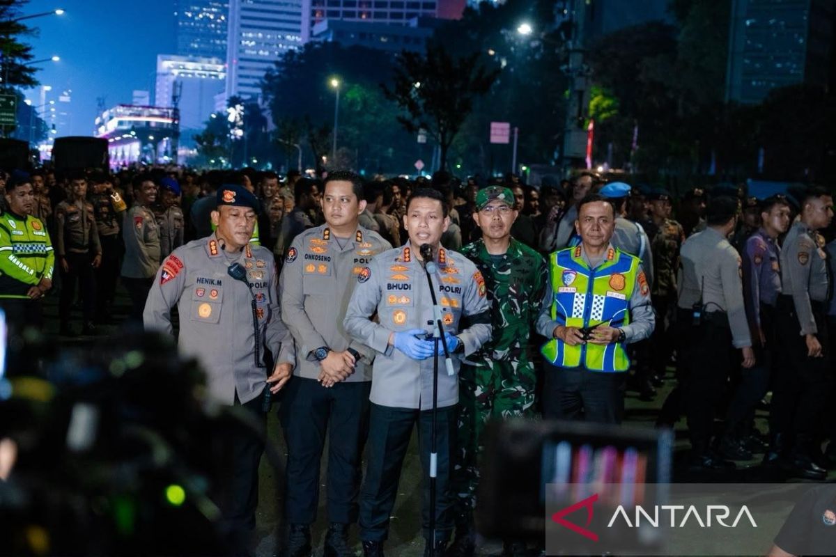 Police Find Knife and Machete During Student Protest in Jakarta