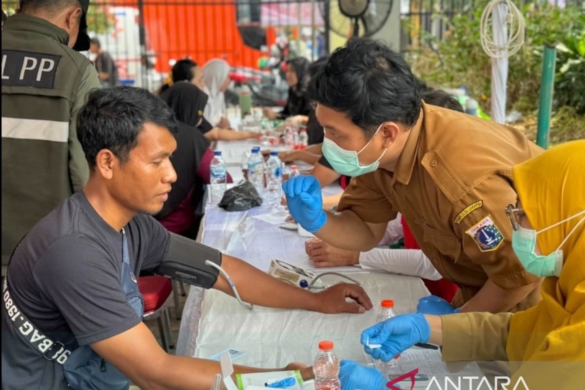 Thousands of Senen residents join People's Party to mark 81st Independence Day