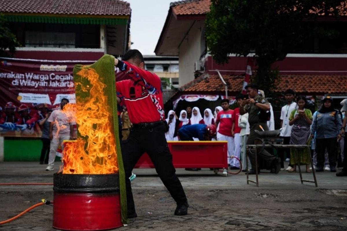 West Jakarta City Government introduces 'Residents Prevent Fires' movement in Tambora