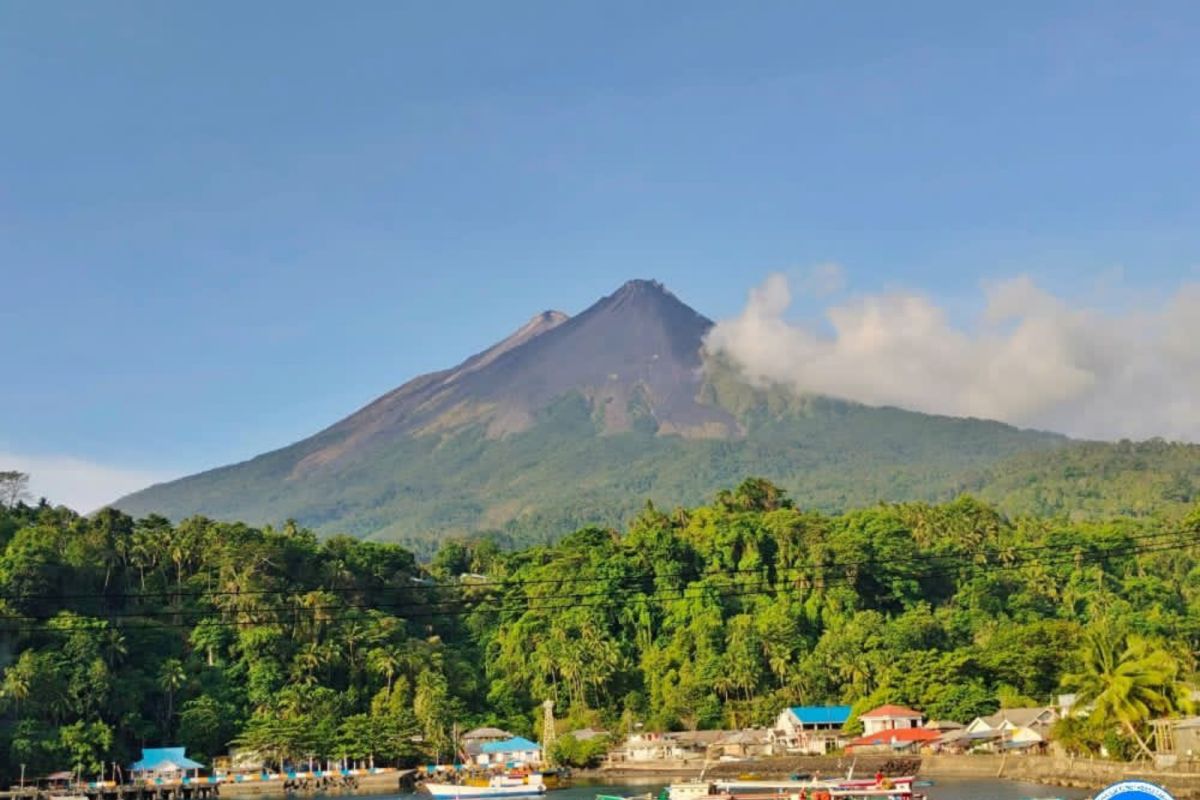 PGA post urges residents to be alert to Karangetang pyroclastic flows