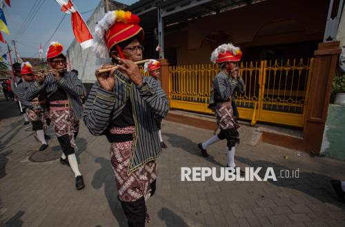 Merti Golong Gilig Tradition: How Dipowinatan Residents Nurture Unity